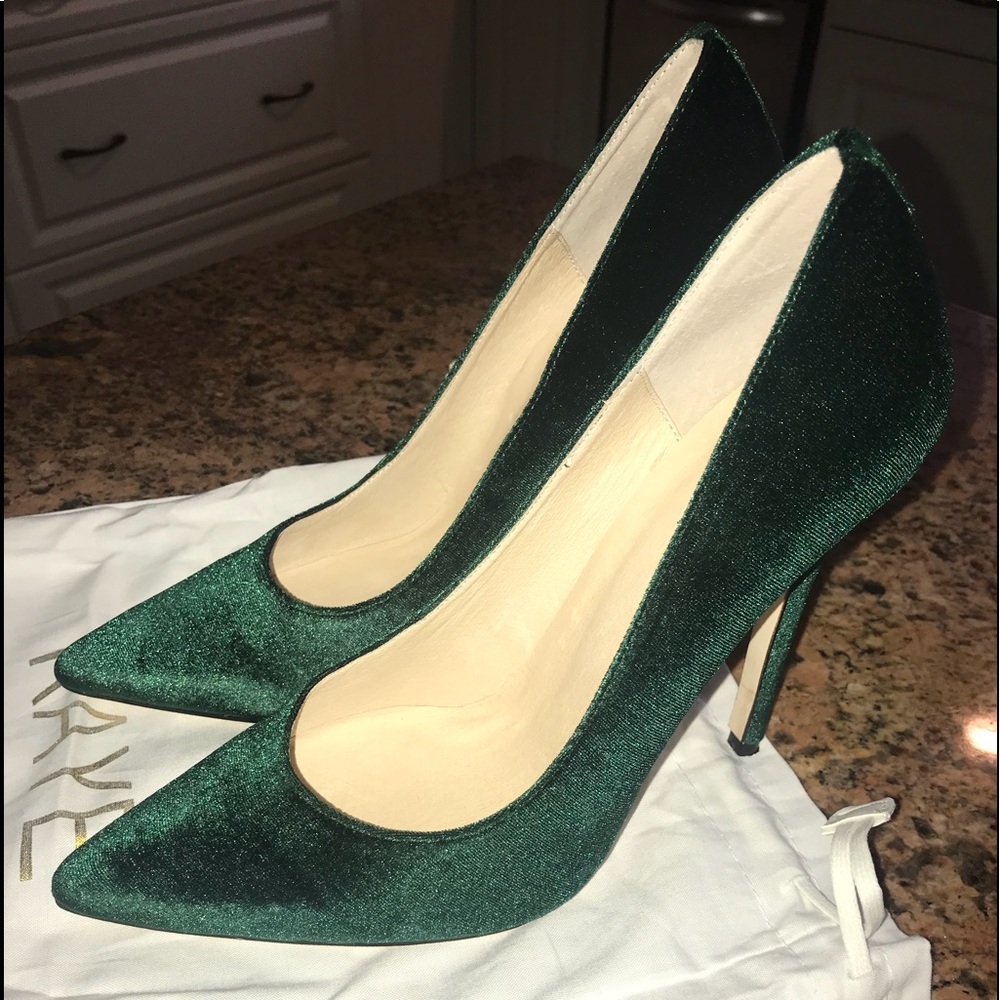 Gorgeous green velvet pump. Brand new never worn